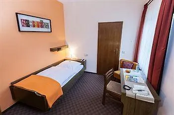 Zum Goldenen Faesschen Hotel 3*