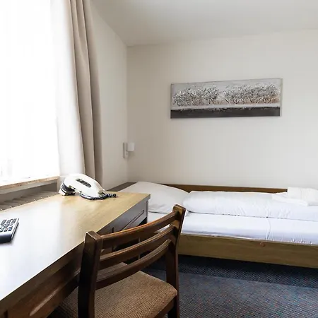 Zum Goldenen Faesschen Hotel 3*